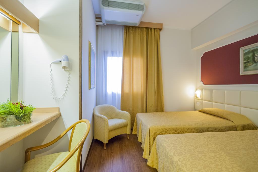 Hotel Delta Florence Calenzano Exterior photo